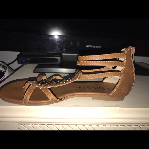 Mudd Sandals - Picture 2 of 3